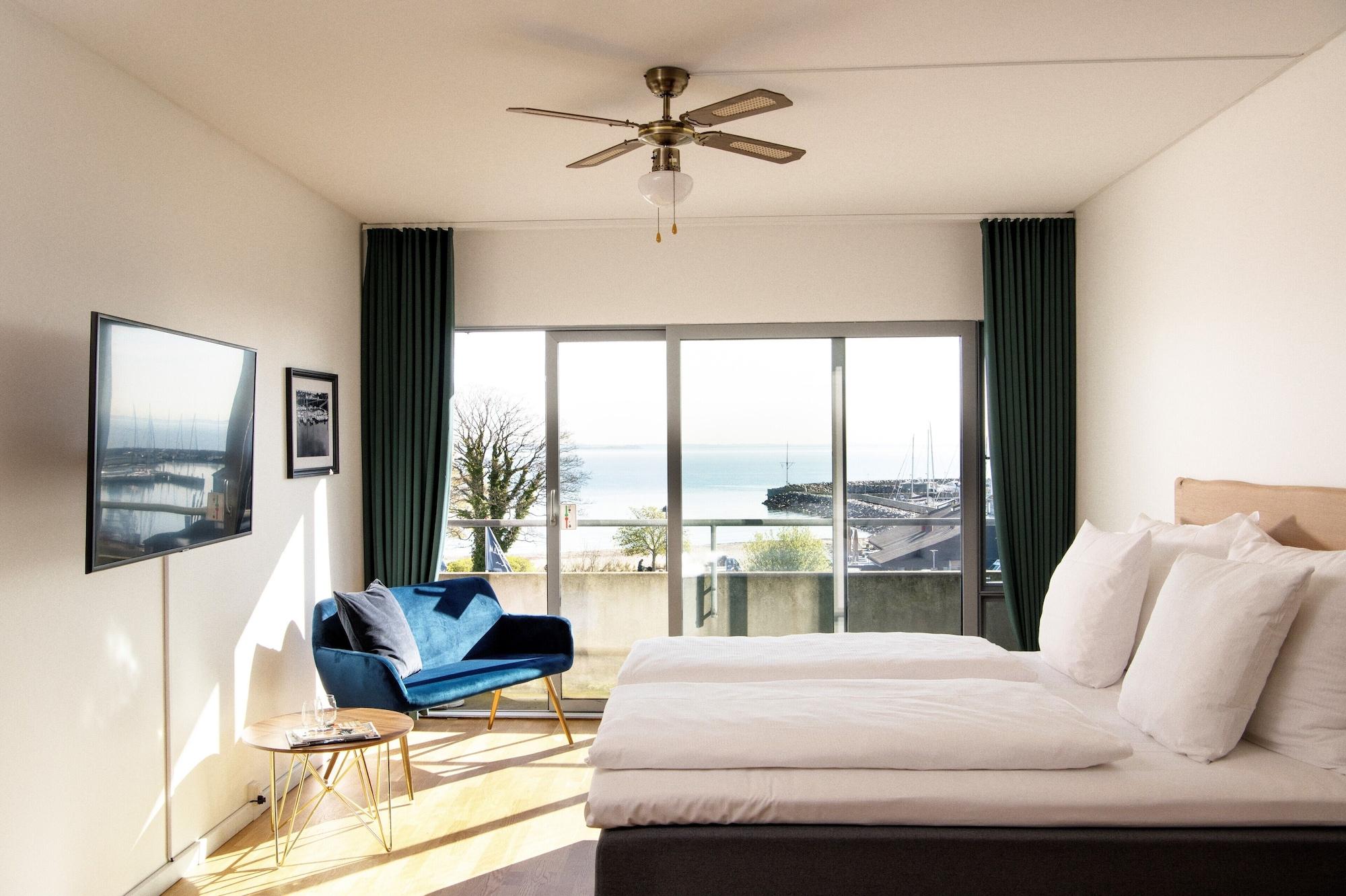 Marina Hotel 4*